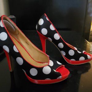Charlotte Russe Polka Dot rockabilly pumps size 8